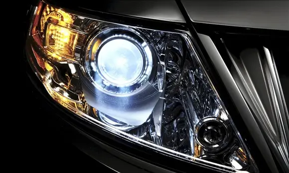 Độ đèn LED ô tô: Cải thiện ánh sáng, tăng cường an toàn và thẩm mỹ cho xe 1 do-den-led-o-to-cai-thien-anh-sang-tang-cuong-an-toan-va-tham-my-cho-xe