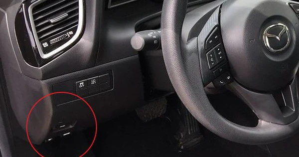 Nút mở cốp Mazda 3 - Hướng dẫn chi tiết cách sử dụng và xử lý sự cố 1 nut-mo-cop-mazda-3-huong-dan-chi-tiet-cach-su-dung-va-xu-ly-su-co