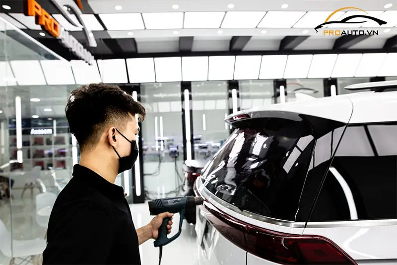 Phim cách nhiệt ô tô Hàn Quốc – Giải pháp chống nóng và bảo vệ xe hiệu quả 9 phim-cach-nhiet-o-to-han-quoc-giai-phap-chong-nong-va-bao-ve-xe-hieu-qua